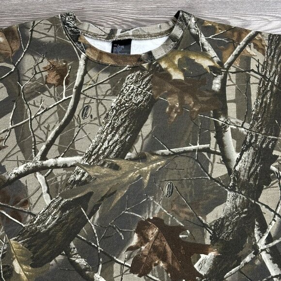 Real Tree Camo Crewneck - Picture 2 of 3